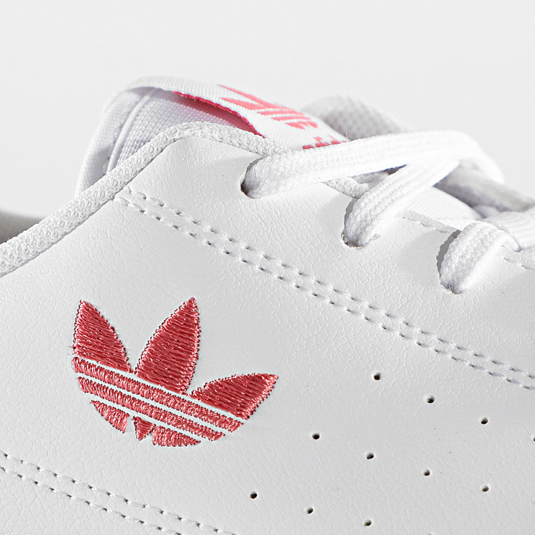 adidas men's post up basketball shoe