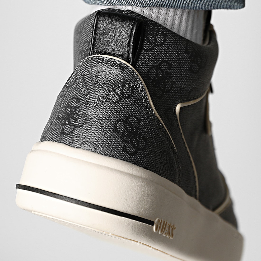 baskets montantes guess