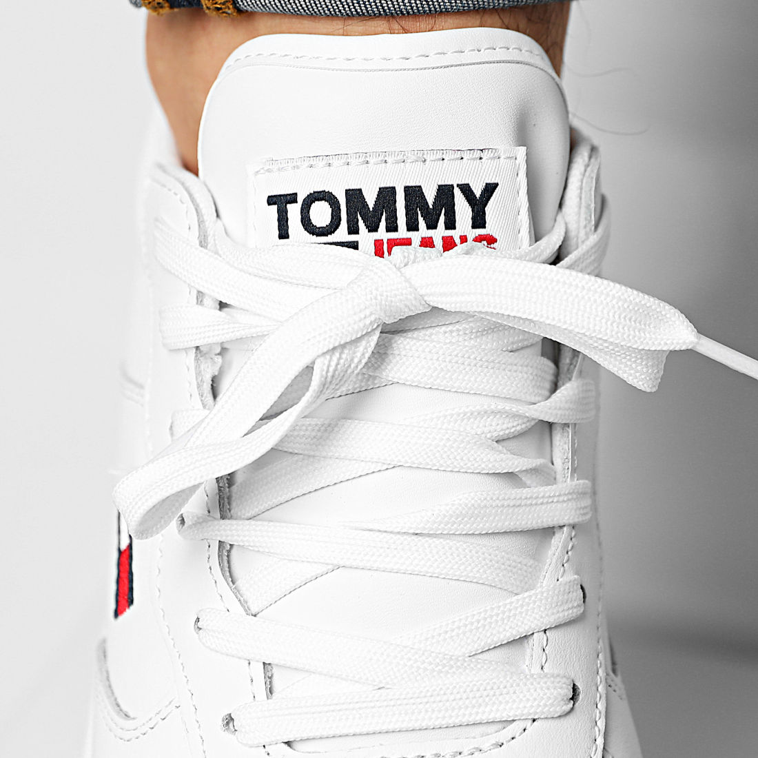 baskets leather tommy jeans 0611 white