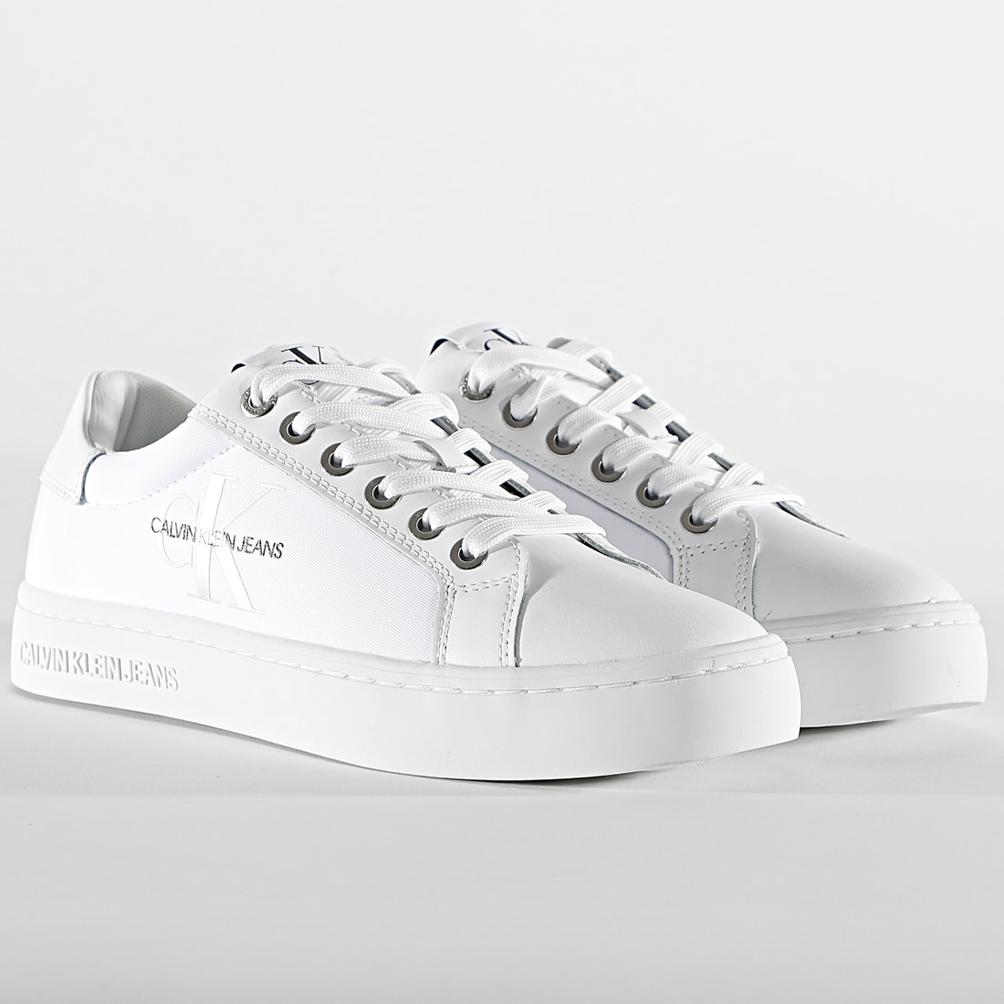 claquettes calvin klein femme