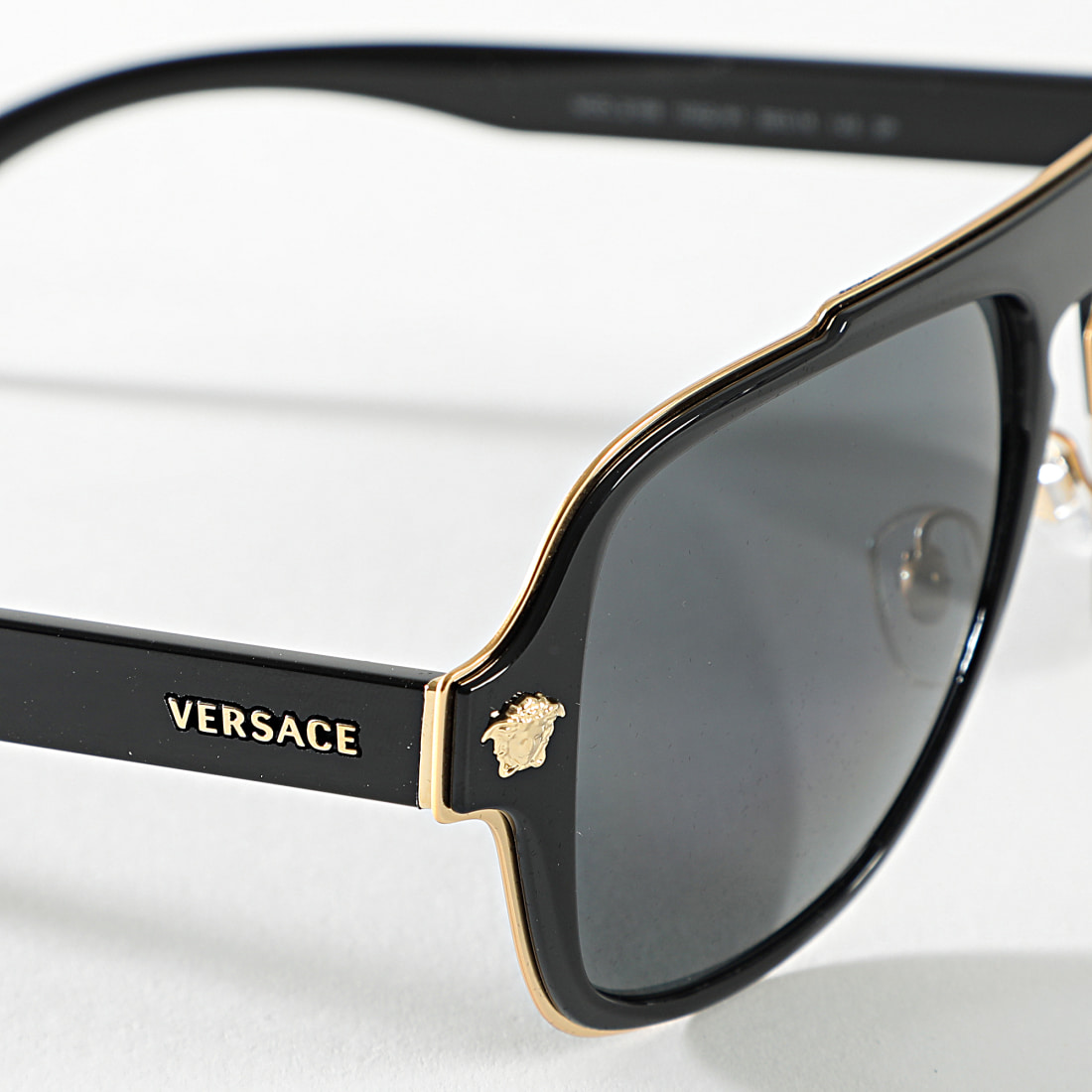 Versace Jeans Couture Lunettes De Soleil 0ve2199 100281 Noir Doré Polarisé 