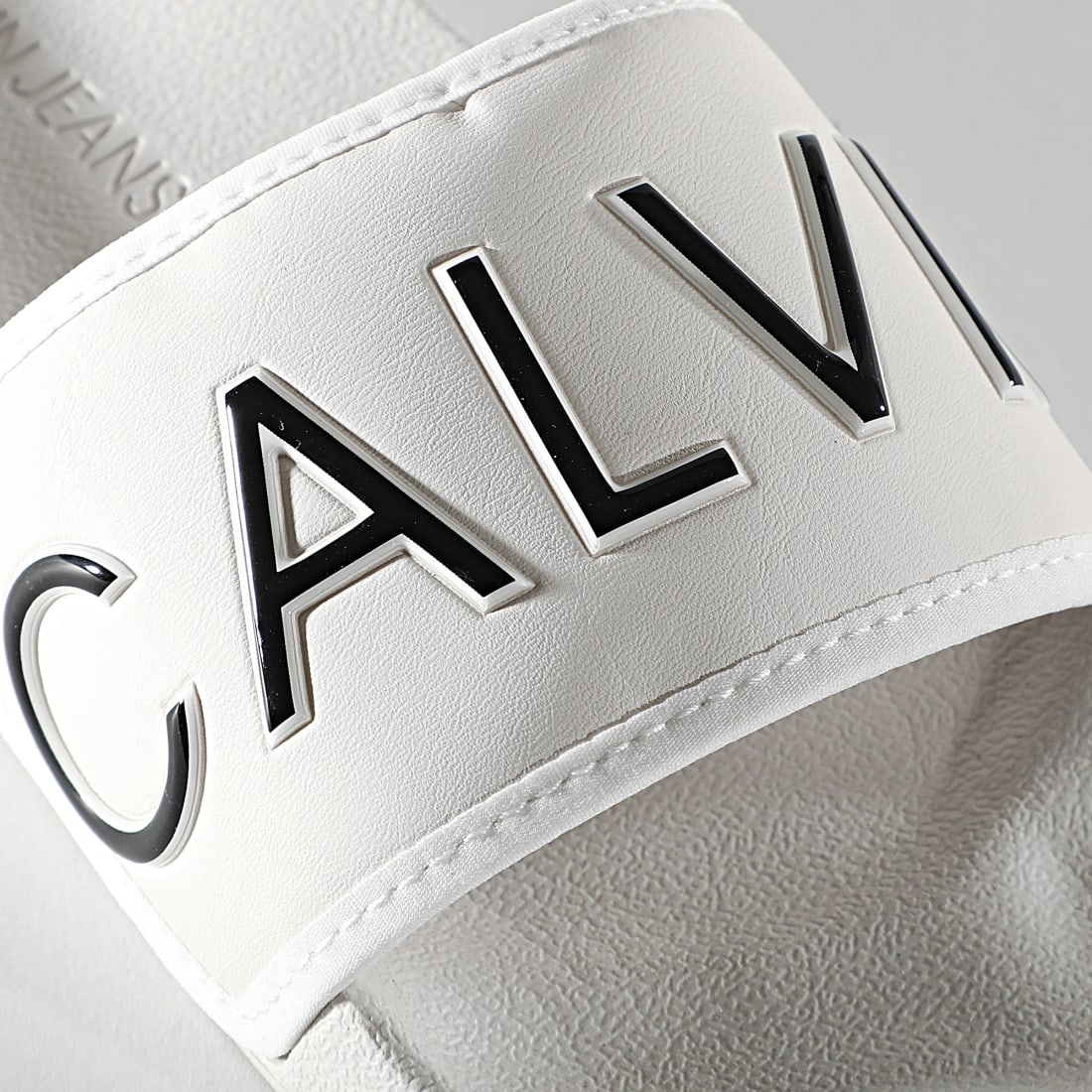 claquette calvin klein rouge