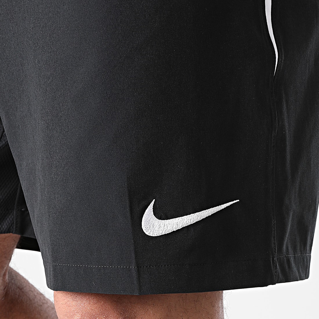 nike venom short