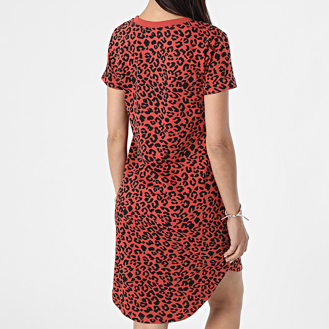 robe only leopard