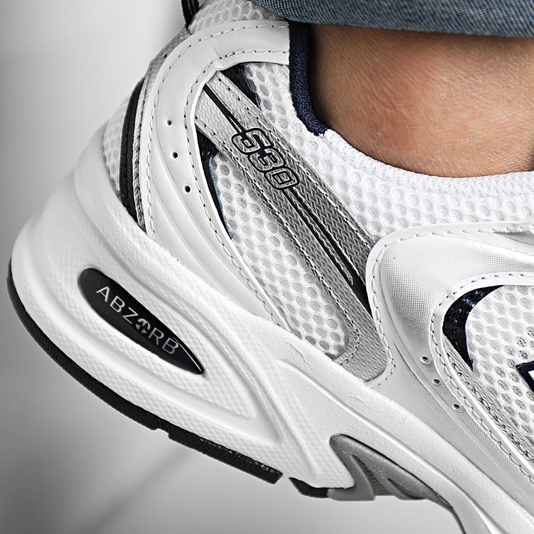 New Balance - Baskets Running 530 MR530SG White Silver - LaBoutiqueOfficielle.com