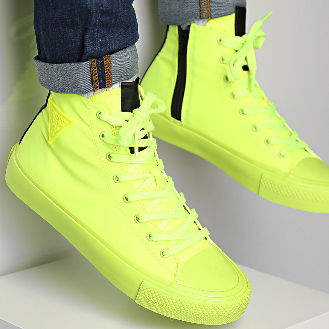 baskets montantes guess