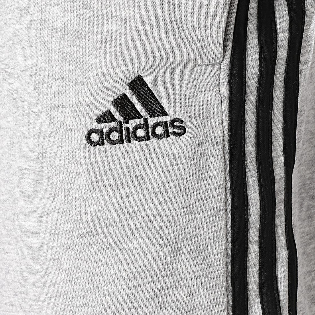 Adidas Performance - Short Jogging A Bandes 3 Stripes GK9599 Gris Chiné -  LaBoutiqueOfficielle.com
