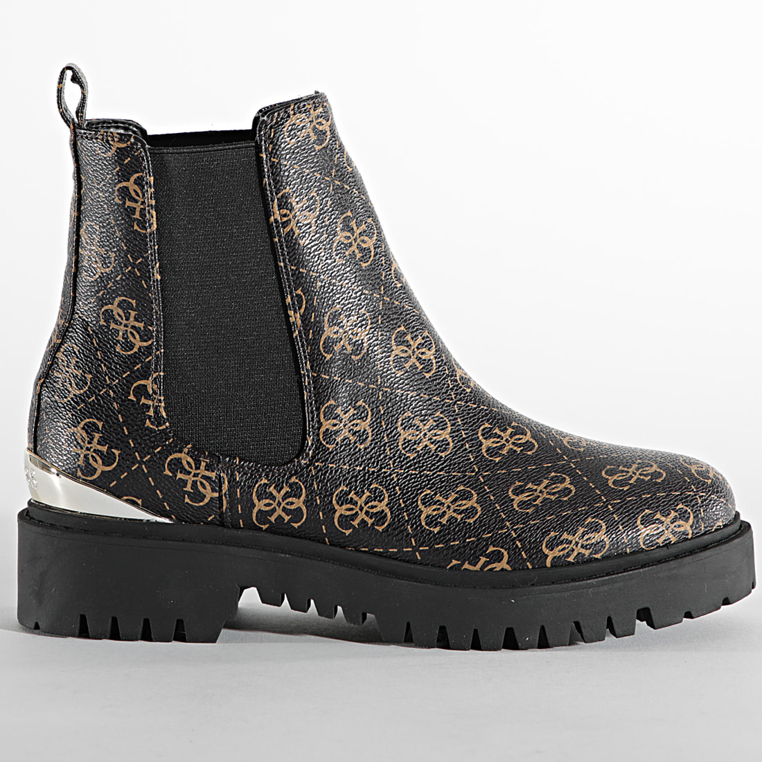 guess women's hestia lug sole chelsea booties