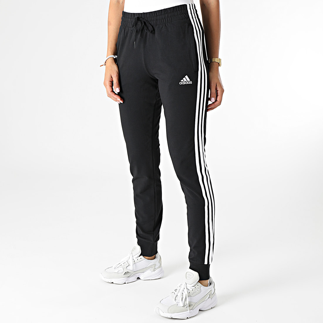 Adidas Sportswear - Pantalon Jogging Slim Femme 3 Stripes GM5542 Noir -  LaBoutiqueOfficielle.com