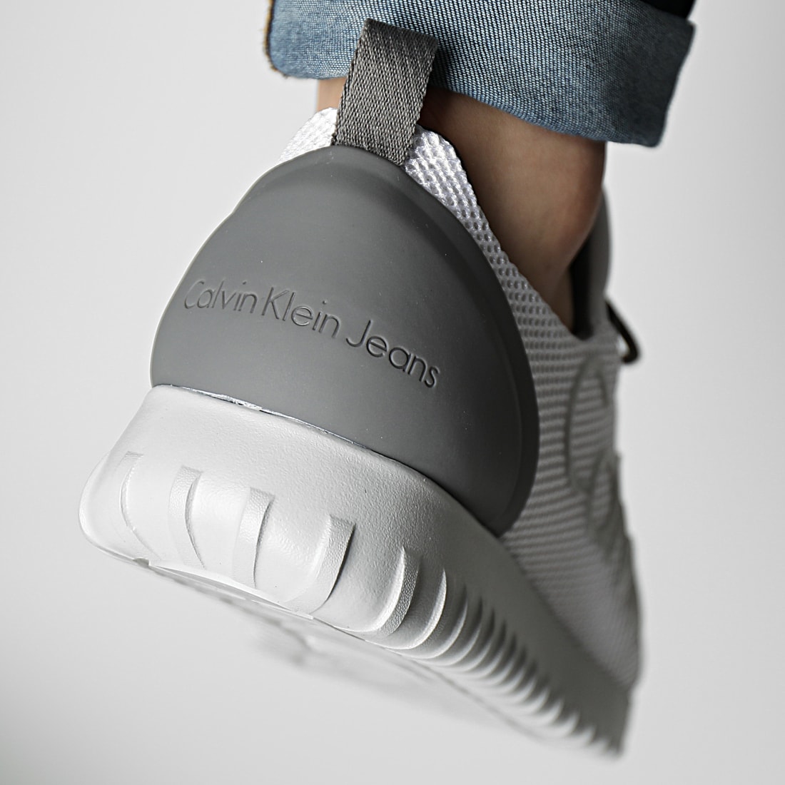 calvin klein runner sneaker laceup mesh