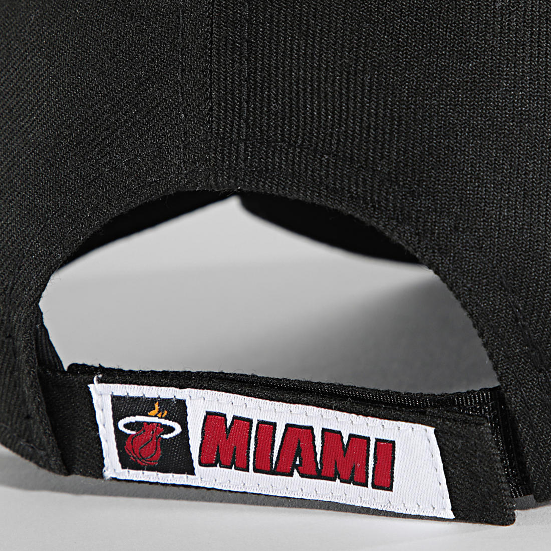 Casquette New Era 9Forty Milwaukee Bucks - Adjustable NBA Strapback Logo Brodé