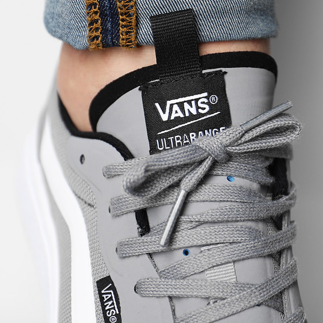 Vans Baskets Ultrarange Exo 4U1K6KA Frost Gray True White