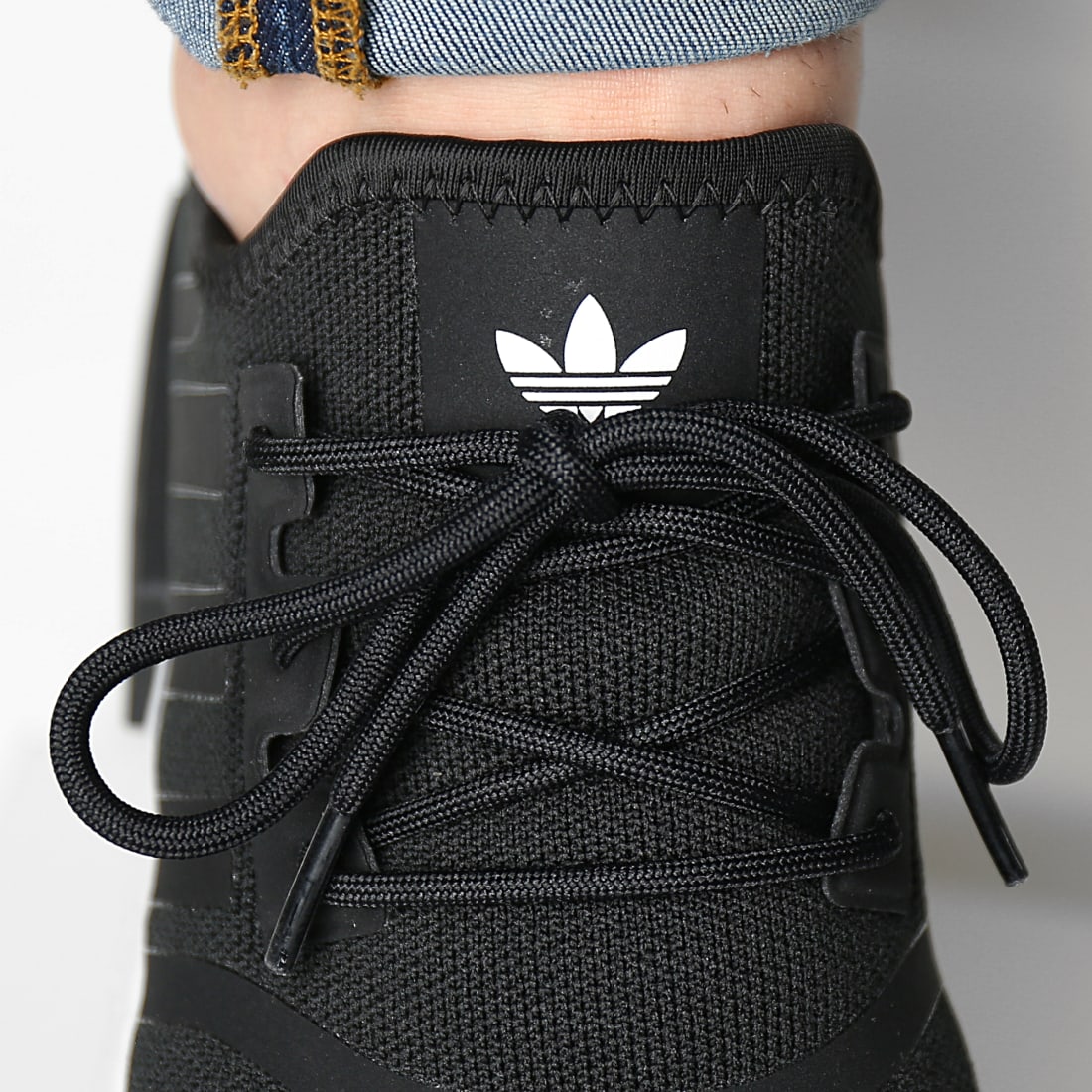 Adidas Originals - Baskets NMD R1 Primeblue GZ9257 Core Black Gum 2 - LaBoutiqueOfficielle.com