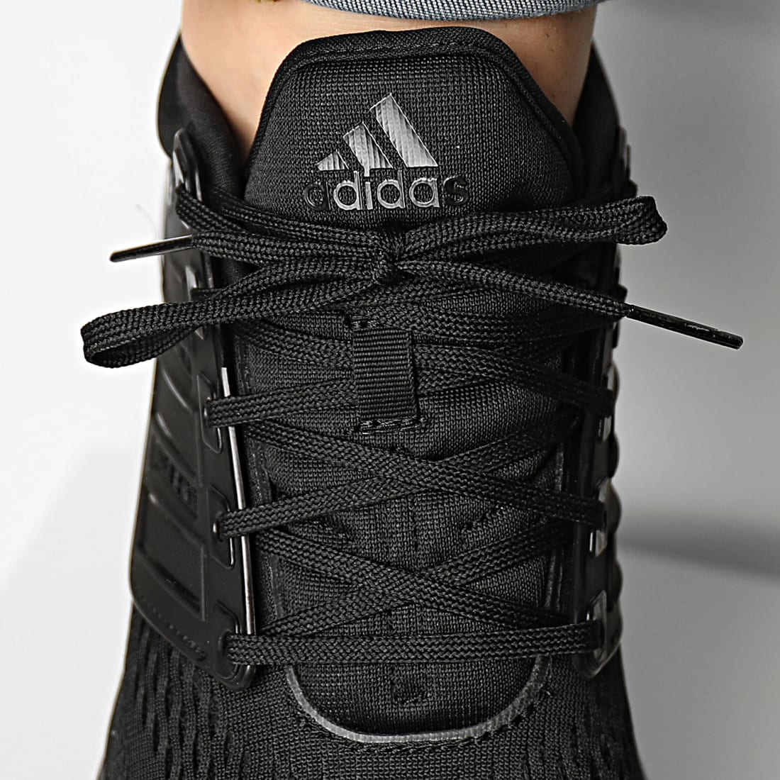 Adidas Performance - Baskets EQ21 Run H00521 Core Black -  LaBoutiqueOfficielle.com