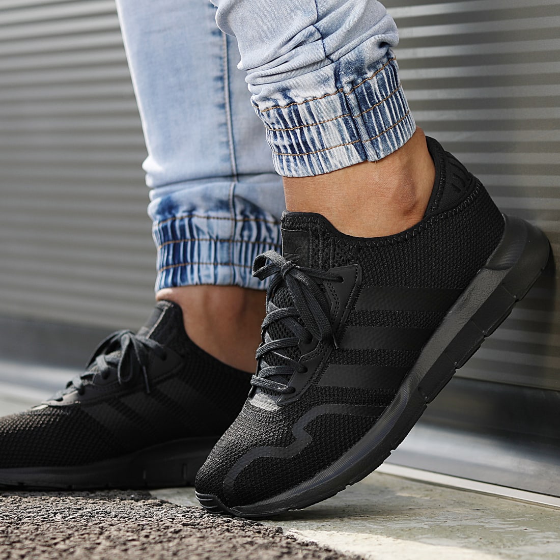 Adidas Originals - Baskets Swift Run X FY2116 Core Black - LaBoutiqueOfficielle.com