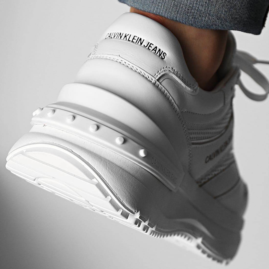 calvin klein jeans rosilee runner trainers in white