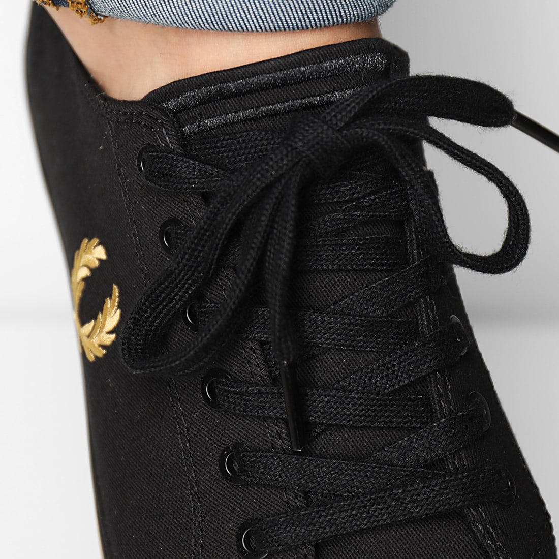 Fred Perry Baskets Kingston Twill B7259 Black Champagne