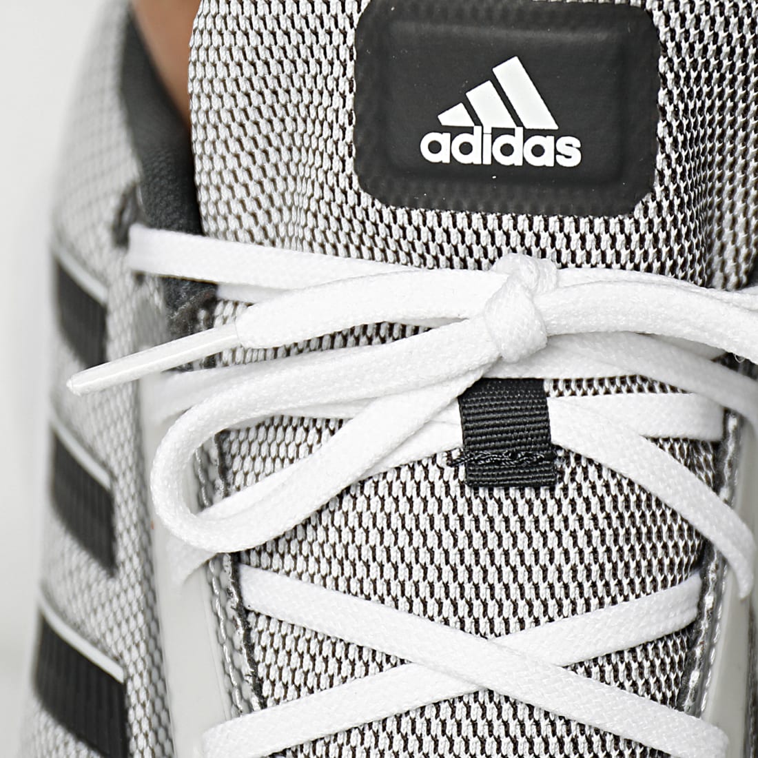 Adidas Performance - Baskets RunFalcon 2 GV7134 Carbon Crystal White - LaBoutiqueOfficielle.com