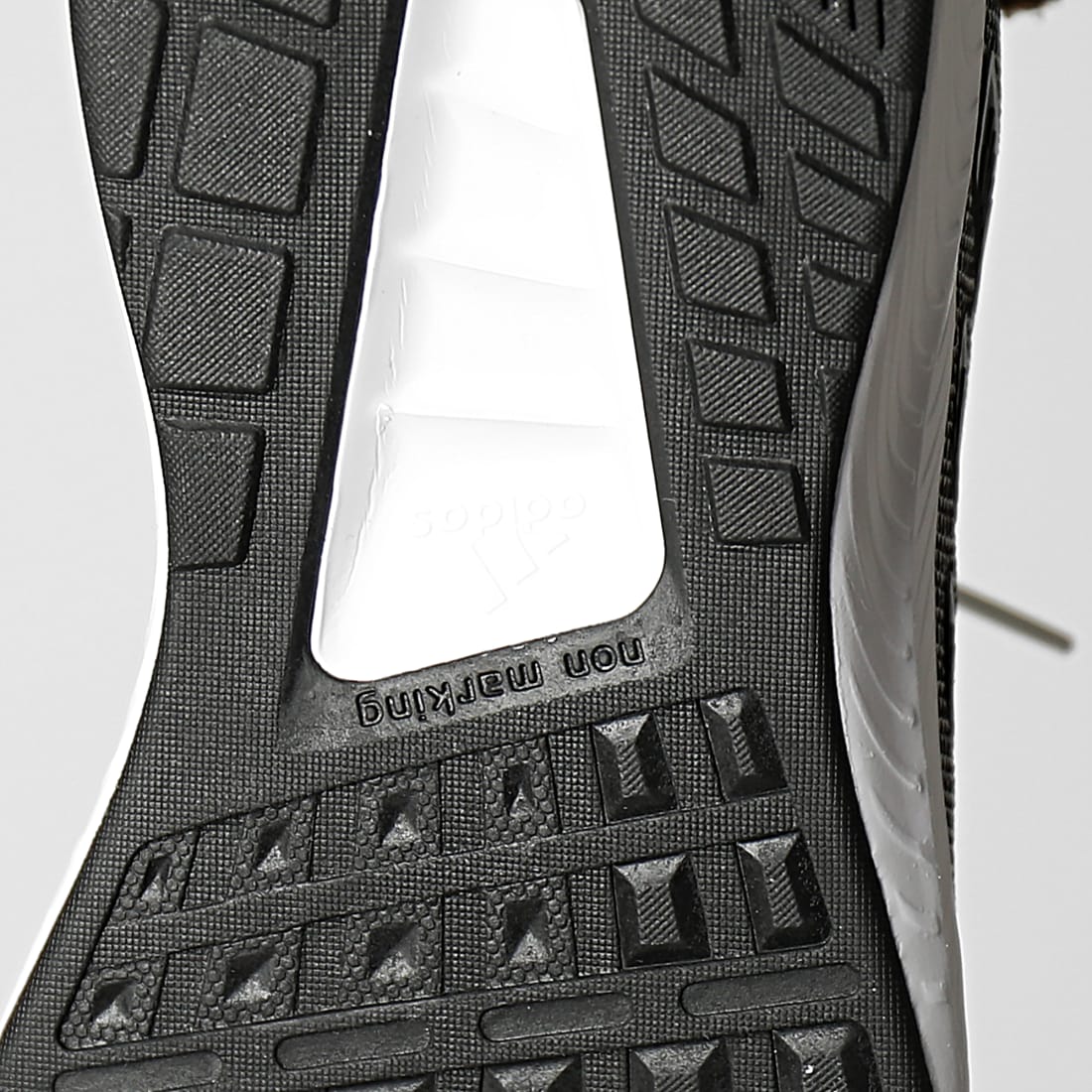 Adidas Performance - Baskets RunFalcon 2 GV7134 Carbon Crystal White - LaBoutiqueOfficielle.com