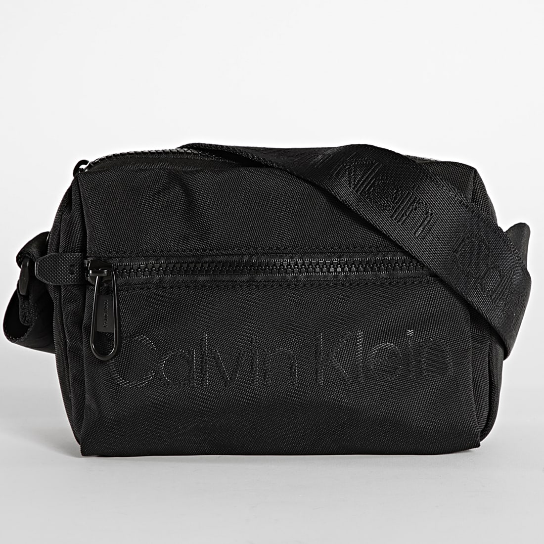 Calvin Klein Sacoche Code Camera Bag 7924 Noir