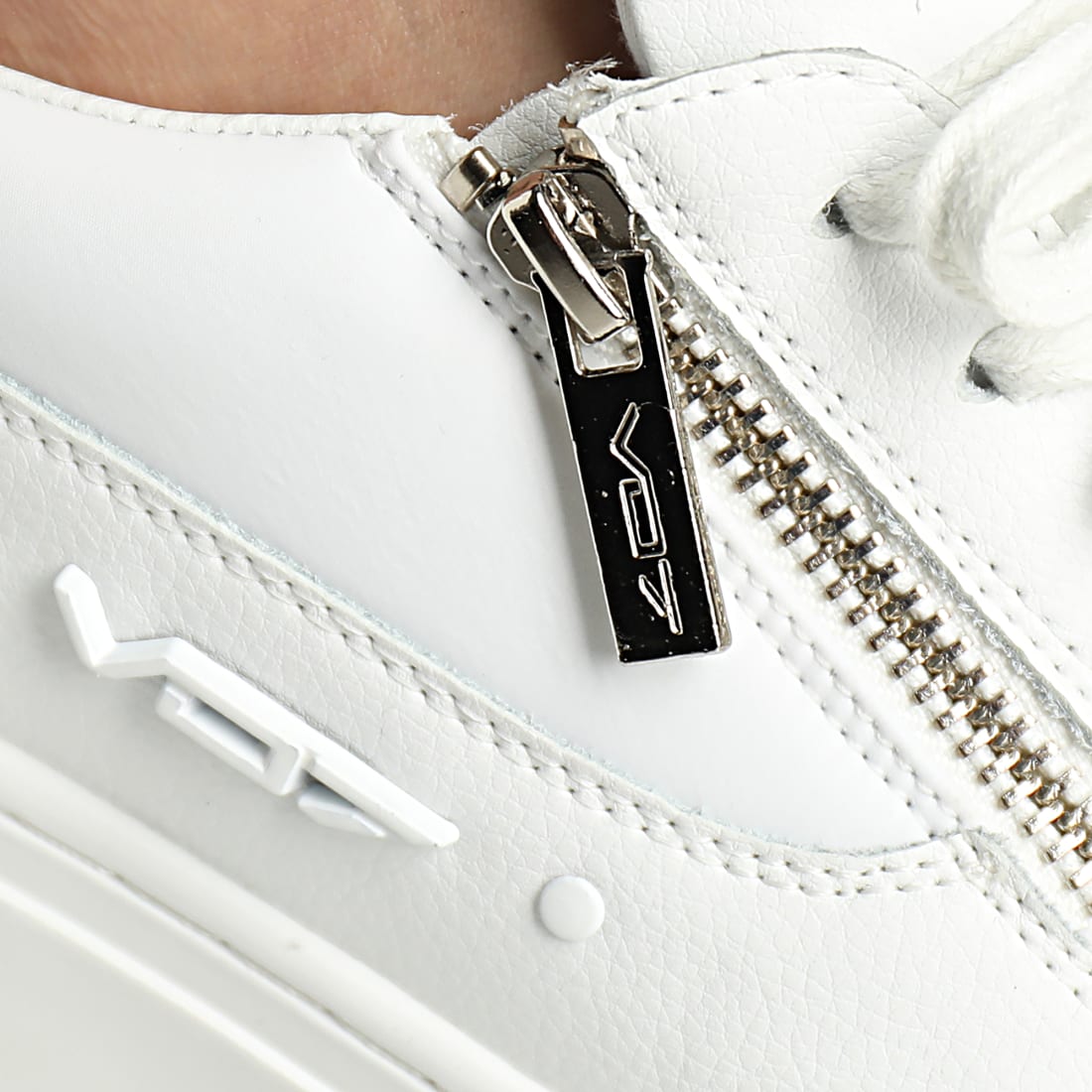 Vo7 roma white store