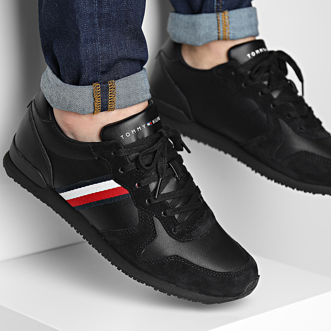 iconic runner tommy hilfiger