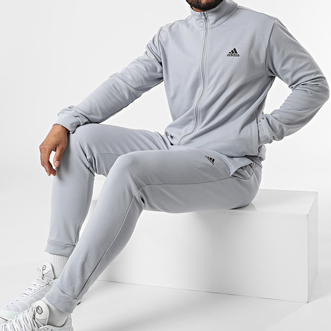 Ensemble best sale gris adidas
