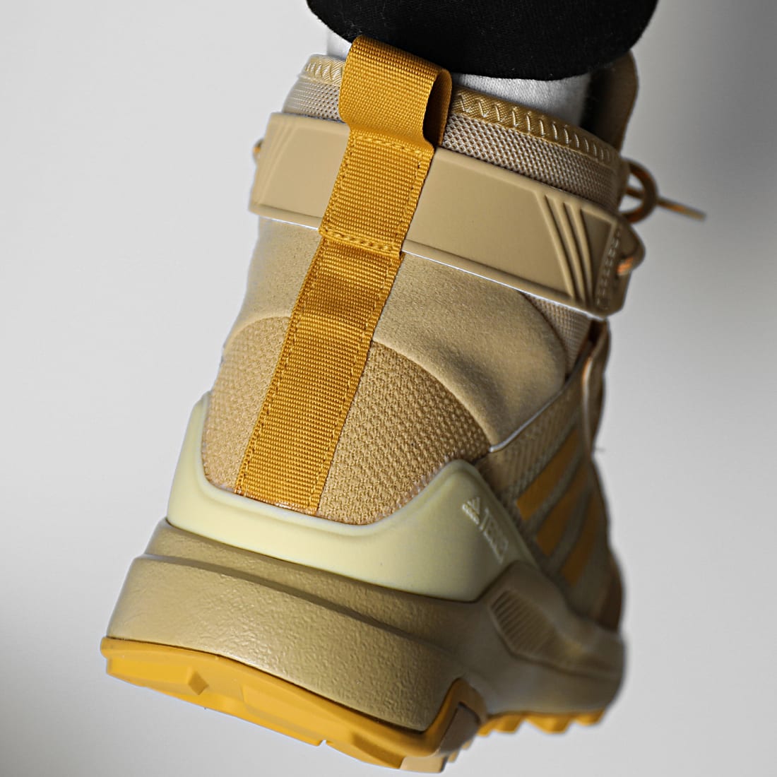 Adidas Performance - Baskets Terrex Trailmaker Mid GTX GW3659 Beige Tone Sand Beige Victory Gold 