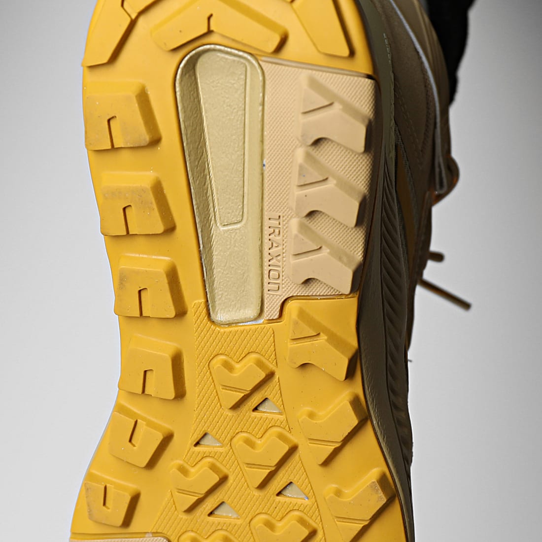 Adidas Performance - Baskets Terrex Trailmaker Mid GTX GW3659 Beige Tone Sand Beige Victory Gold 