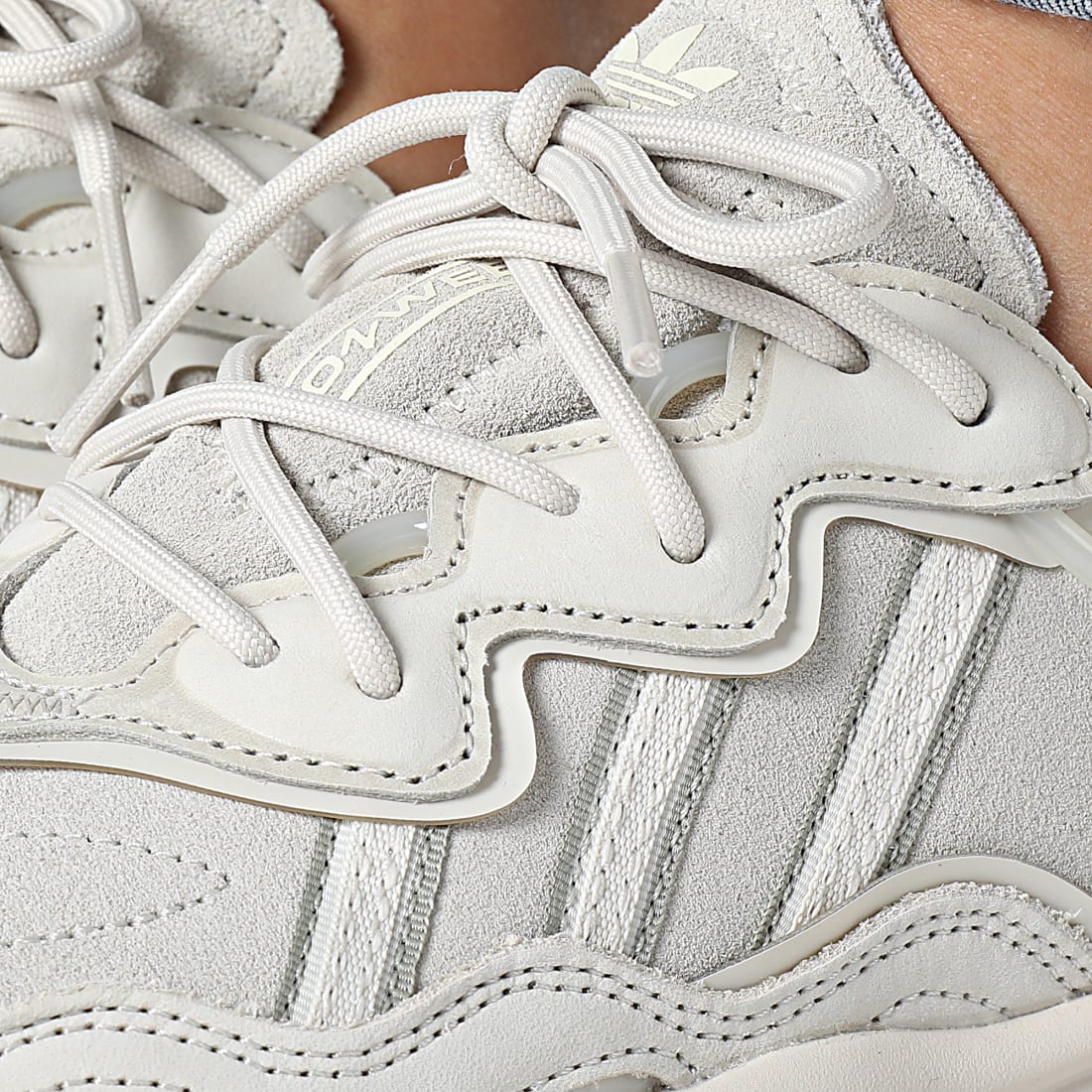 Adidas Originals - Baskets Femme Ozweego GY6177 Cream Brown Fear Grey Wonder White 