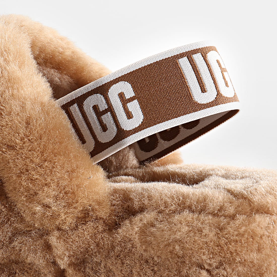 claquette fourrure ugg