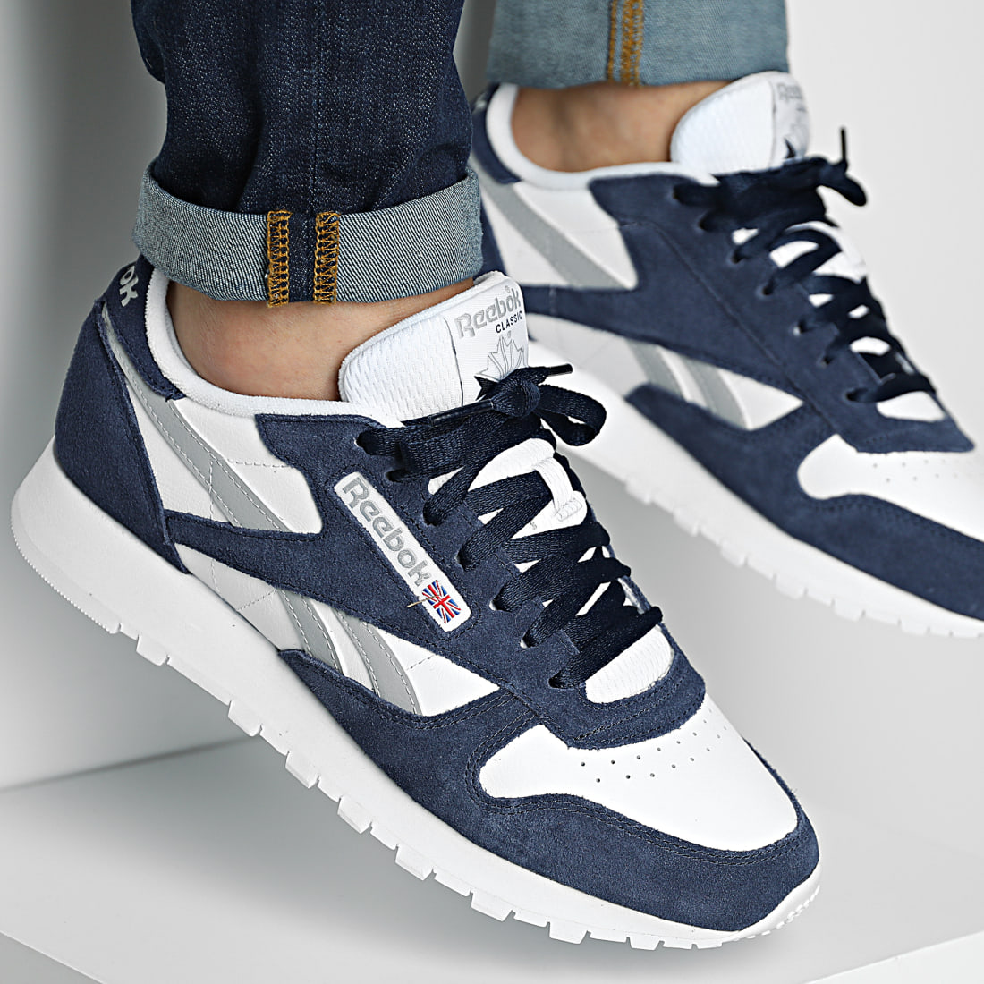 classic leather vector reebok