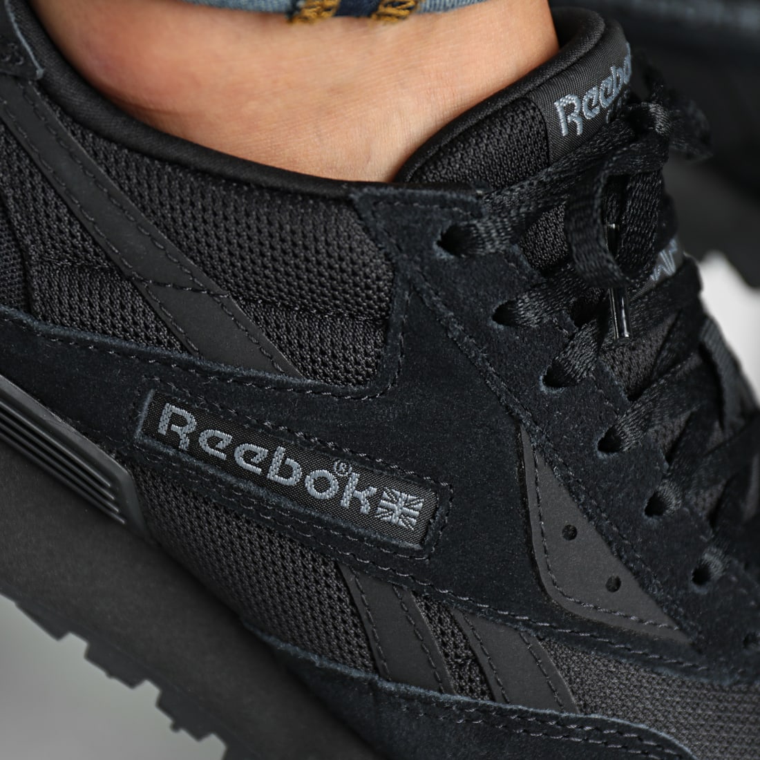 reebok lx2200 black