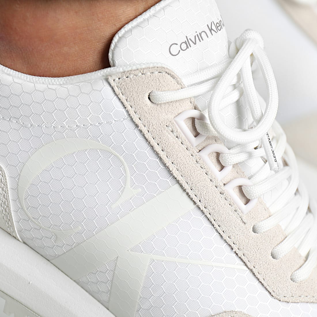 Calvin Klein - Baskets Toothy Runner 0417 Triple White ...