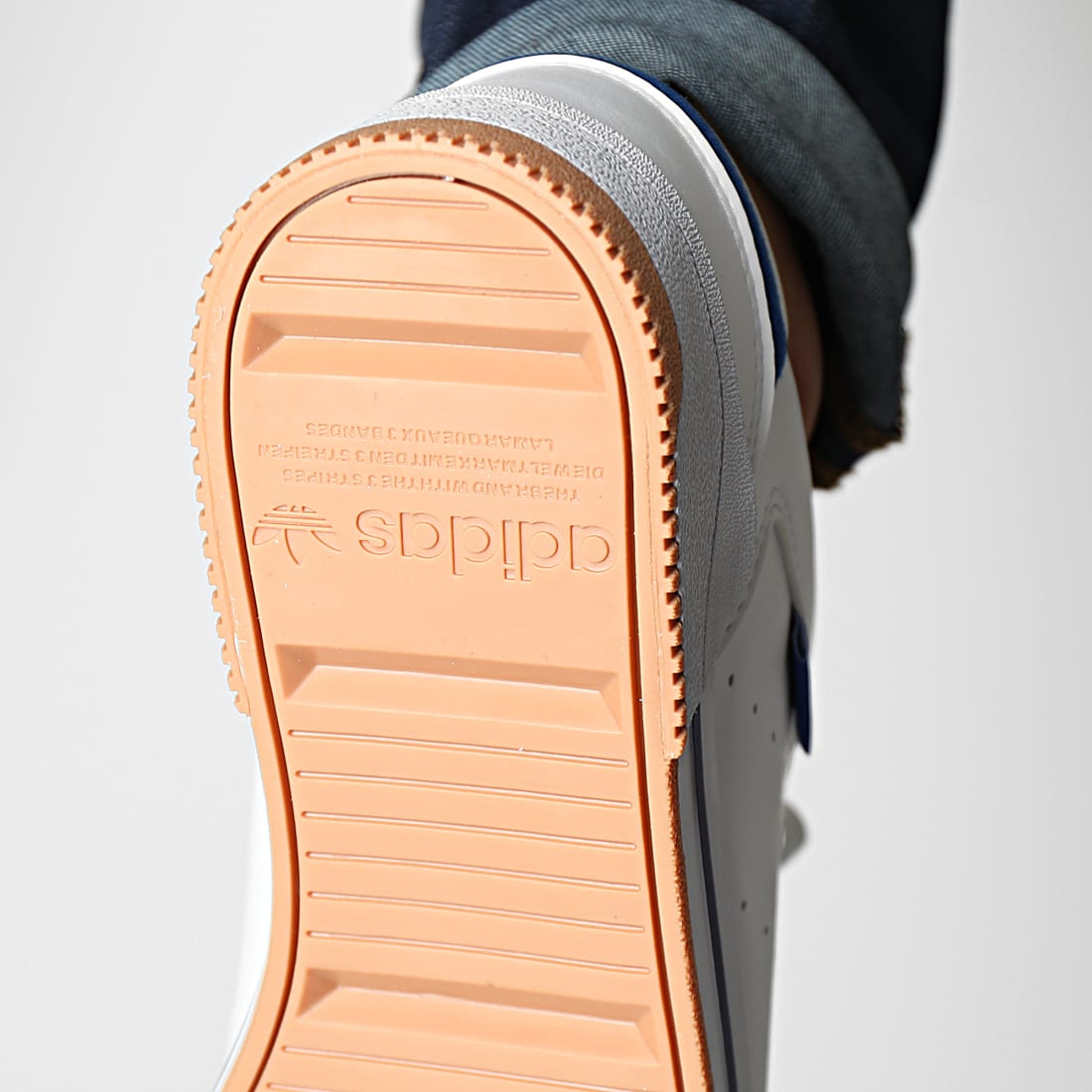 Adidas Originals - Baskets Court Torino GX4379 Cloud White Cobalt Royal -  LaBoutiqueOfficielle.com