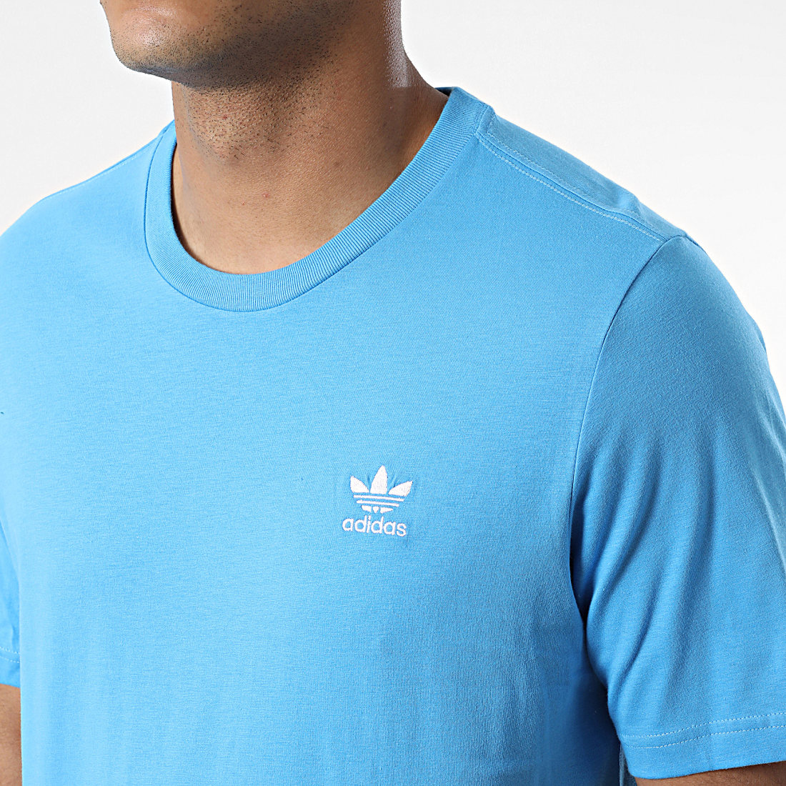 Adidas originals tee shirt essential hj7982 bleu clair