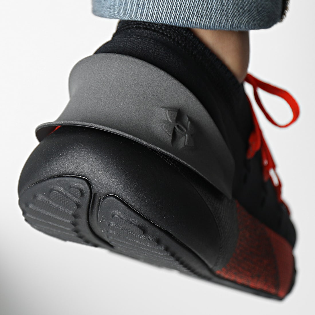 Under Armour Baskets UA HOVR Phantom 3 RFLCT 3025518 Black Red