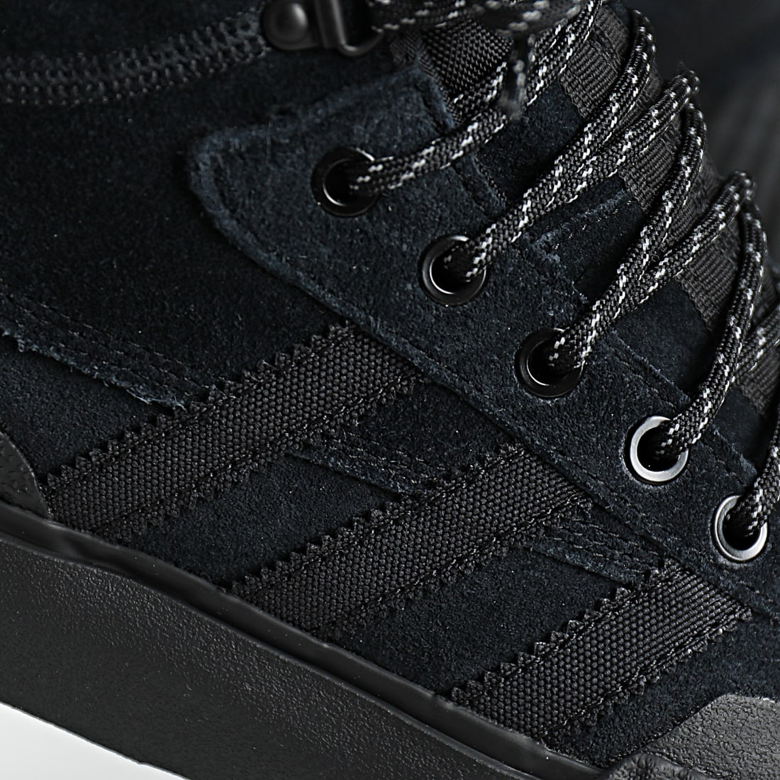 Adidas Originals - Baskets Akando ATR FV5130 Core Black Dark Grey - LaBoutiqueOfficielle.com