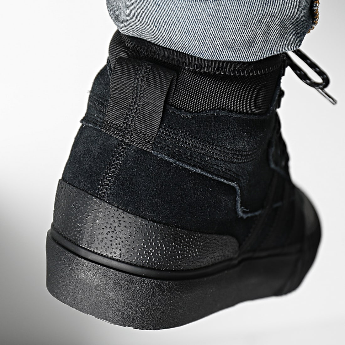 Adidas Originals - Baskets Akando ATR FV5130 Core Black Dark Grey - LaBoutiqueOfficielle.com