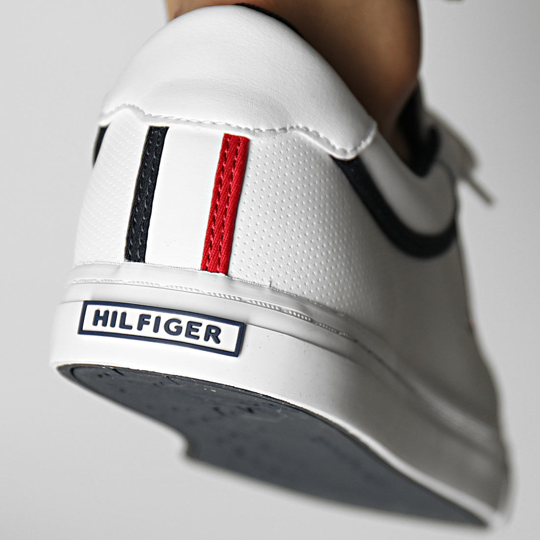 tommy hilfiger baskets