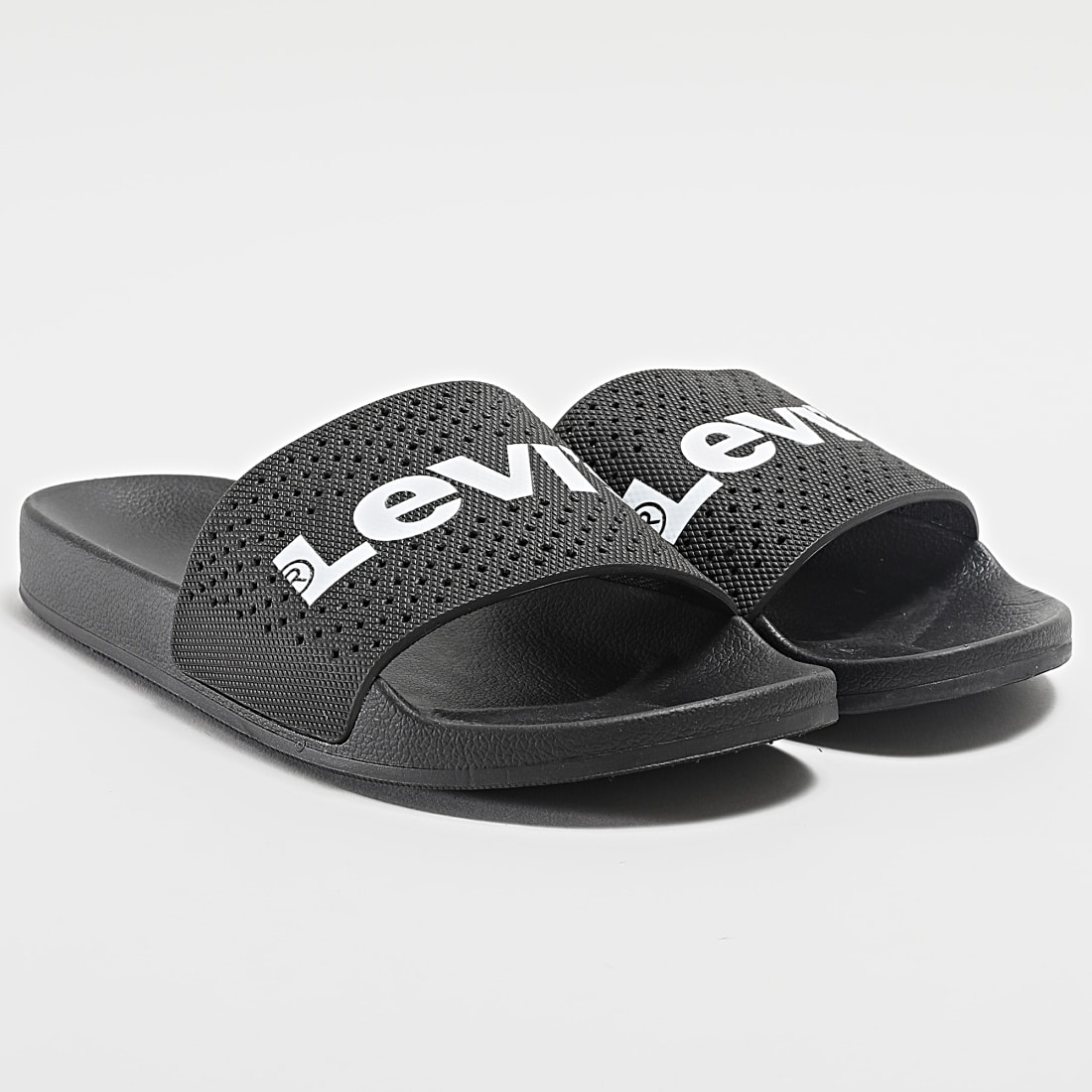 Levi s Claquettes June Perf 233015 Black LaBoutiqueOfficielle