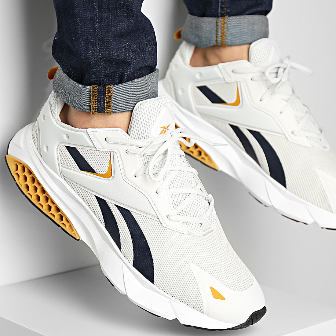 reebok classic hexalite