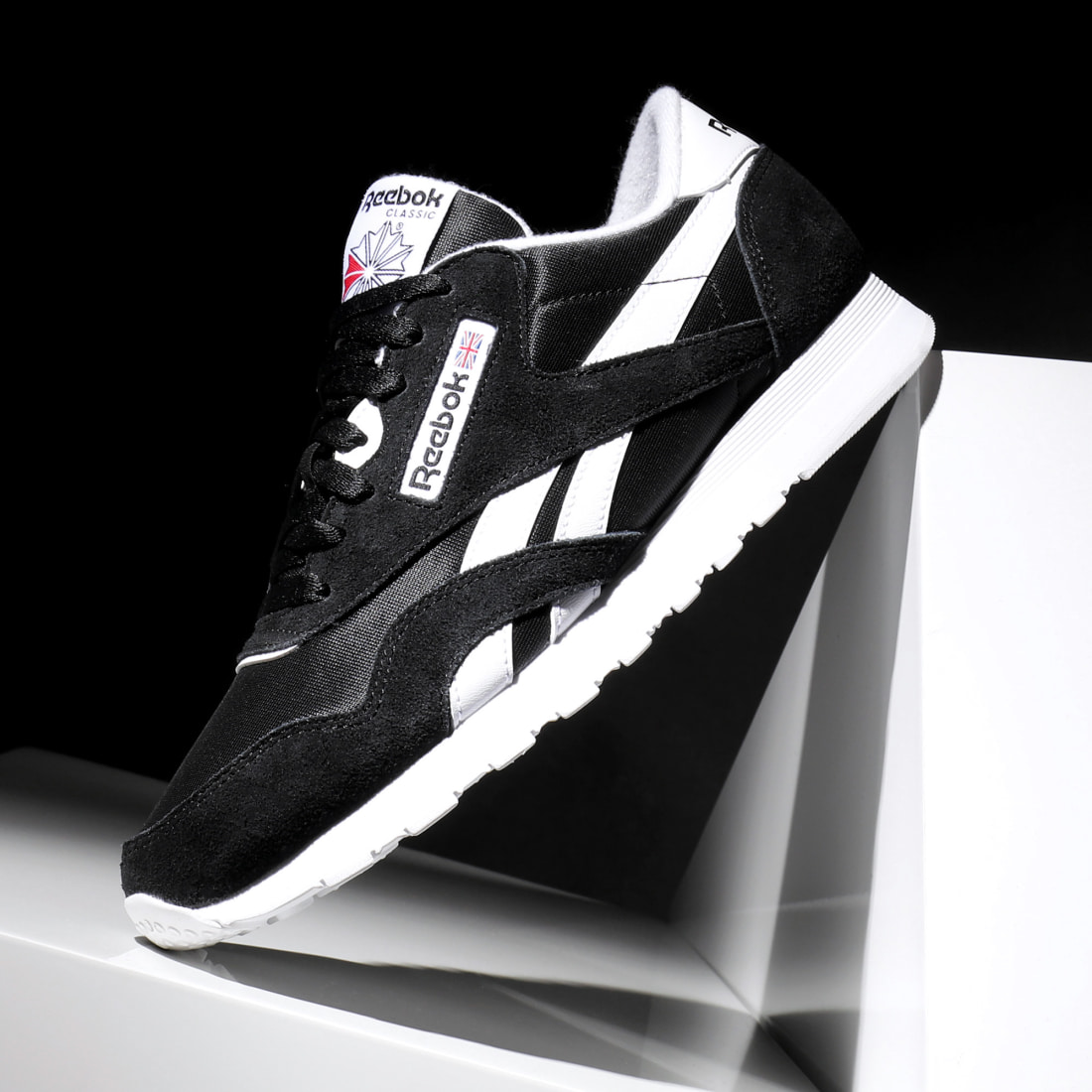 Reebok noir hotsell et blanche