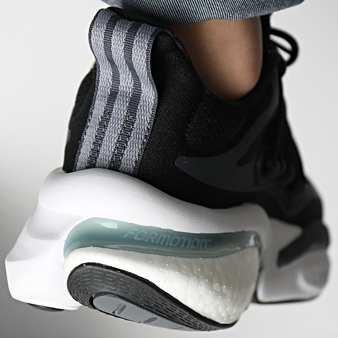 Adidas Sportswear Baskets AlphaBoost V1 HP2758 Core Black Cloud White