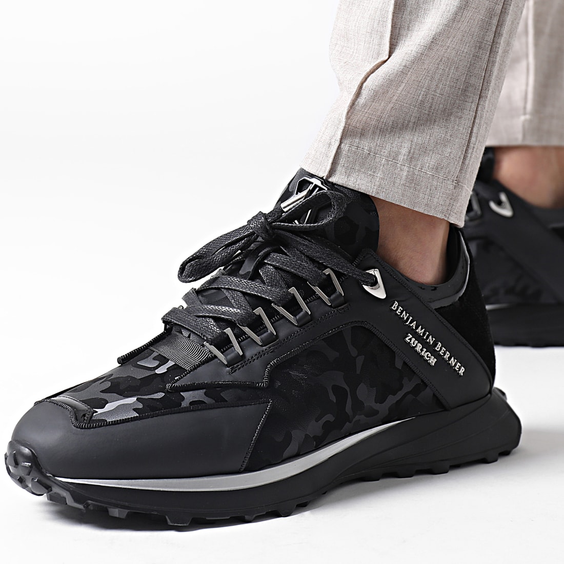 Benjamin Berner Baskets Alpha Runner Low Top Reflective Camouflage