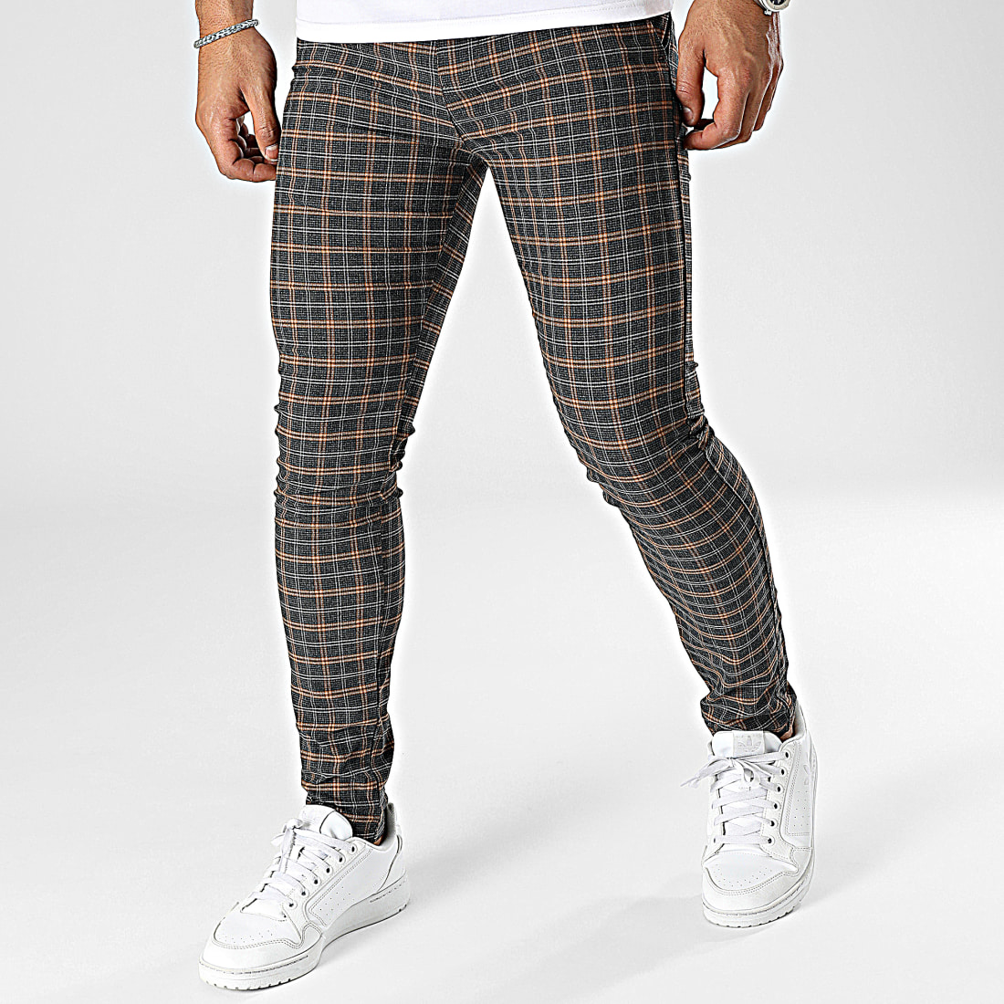 Pantalon chino à 2025 carreaux