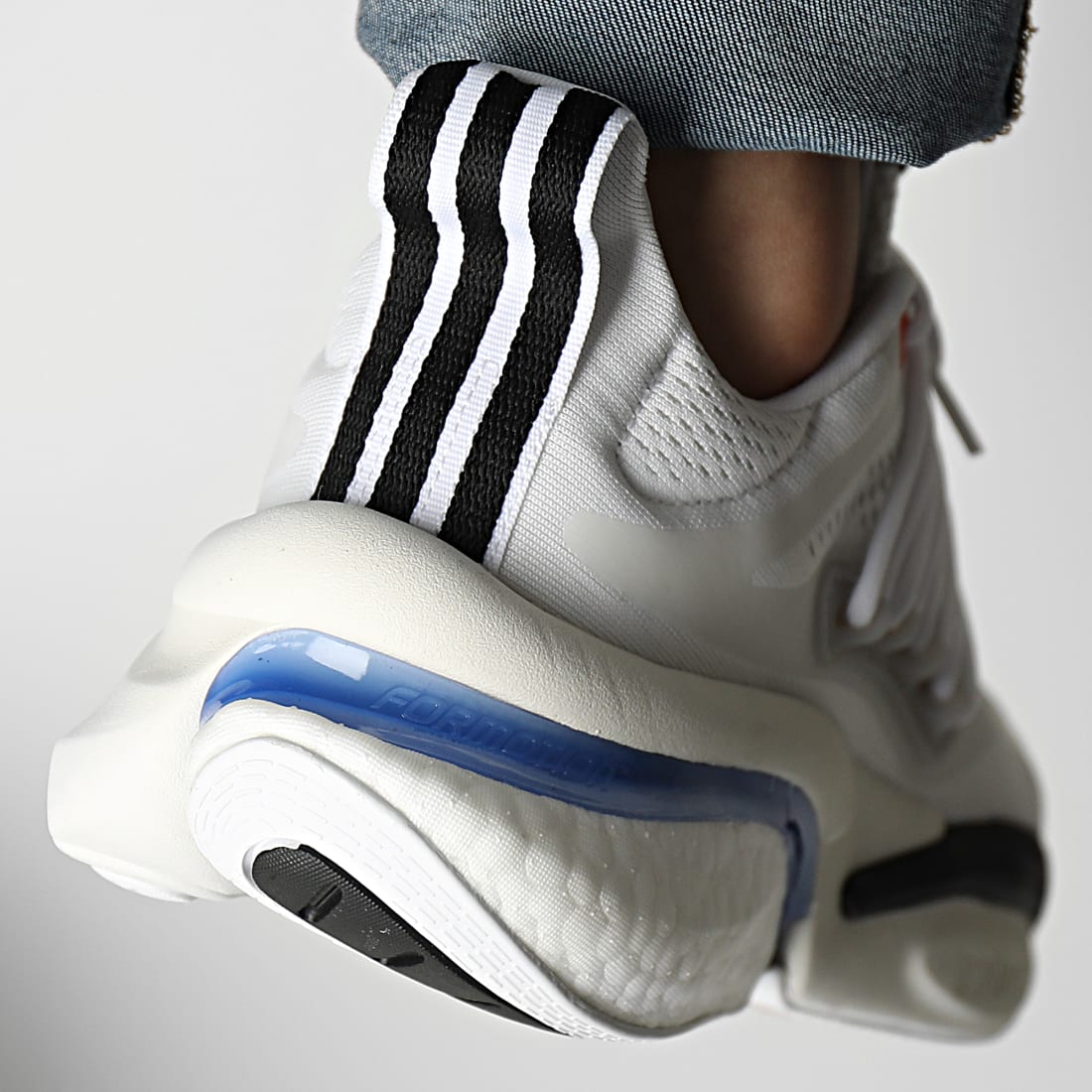 Adidas Sportswear - Baskets AlphaBoost V1 HP2757 Footwear White Blue Fuss  Bright Red - LaBoutiqueOfficielle.com