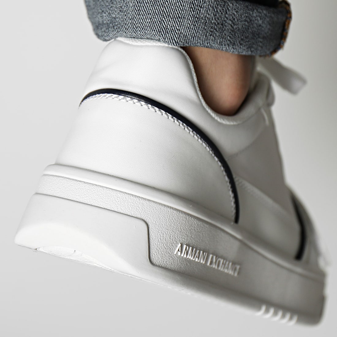 Armani Exchange Baskets XUX168XV658 Optical White Navy