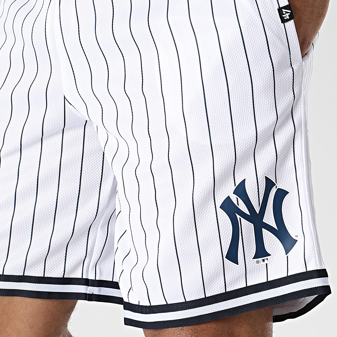 Buy MLB NEW YORK YANKEES LOGO SHORTS for EUR 47.90 on !