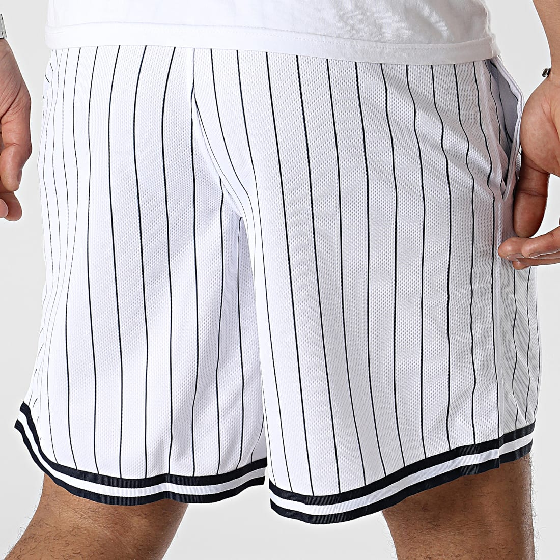 Buy MLB NEW YORK YANKEES LOGO SHORTS for EUR 47.90 on !